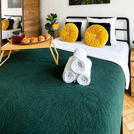 Cozy Retreat For 4 In Апартаменти Варшава