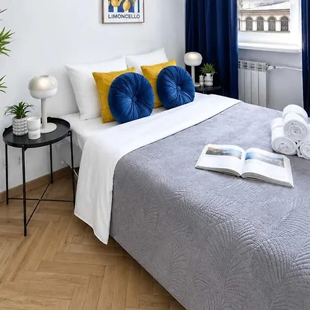 Апартаменти Cozy Retreat For 4 In