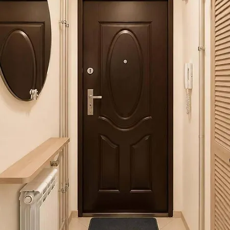 Апартаменти Cozy Retreat For 4 In *